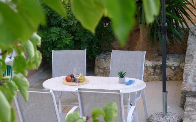 Maria & Manos Guest House, Agios Onoufrios beach