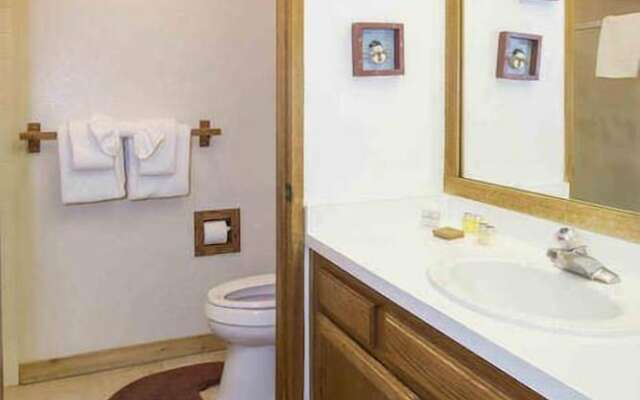 Snowcreek #059 - Near Shuttle & Activities