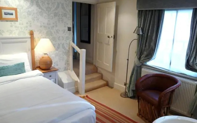 Manor Hotel