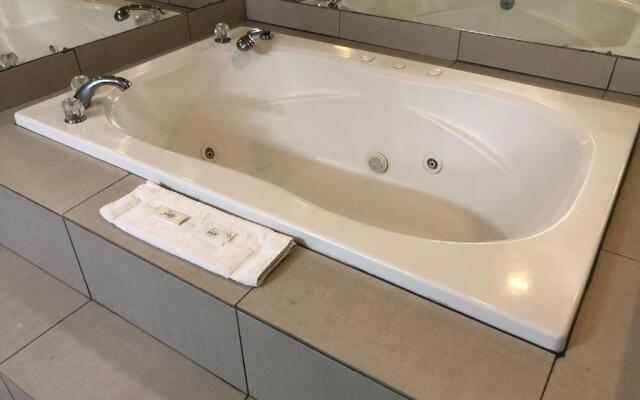 Deerfield Inn & Suites