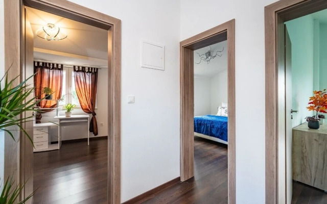Urban and quiet holiday house Bianca