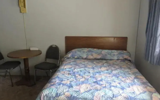 Crossroads Motel Rushville