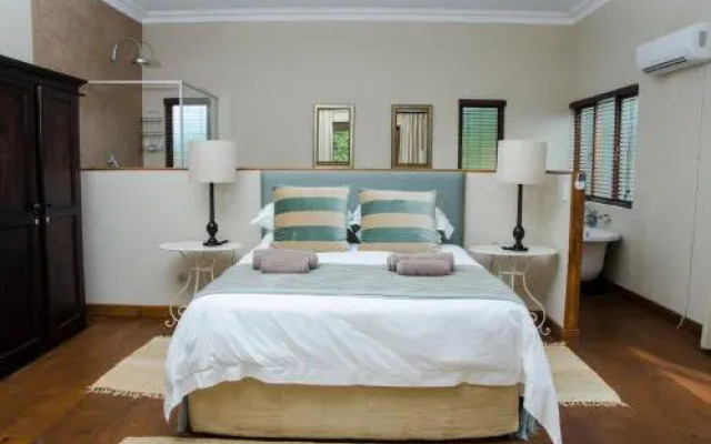 Villa Rostrata-on-Lake