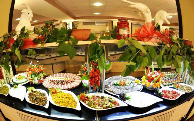 First Class Hotel