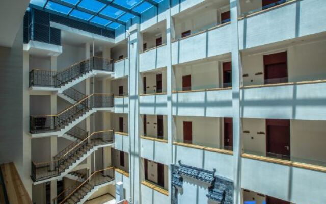 Royeah Hotel