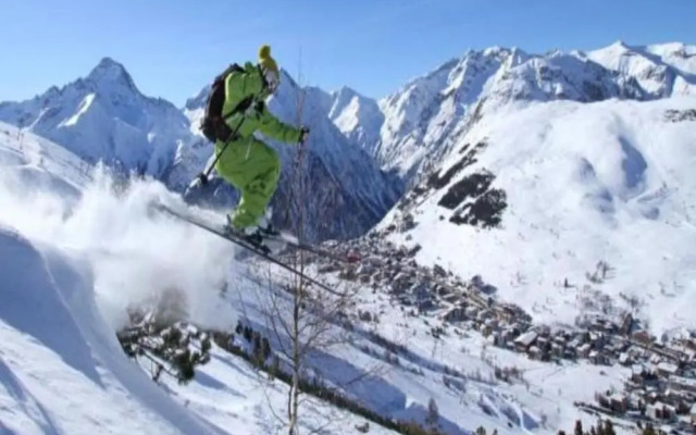 Chalet With a Fireplace at 500m From ski Lift