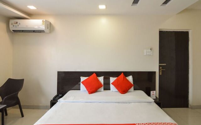 OYO 19879 Chetan Executive