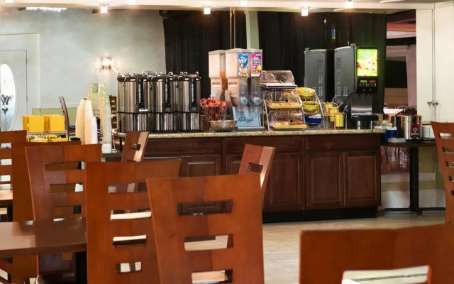 Days Inn by Wyndham St. Petersburg / Tampa Bay Area