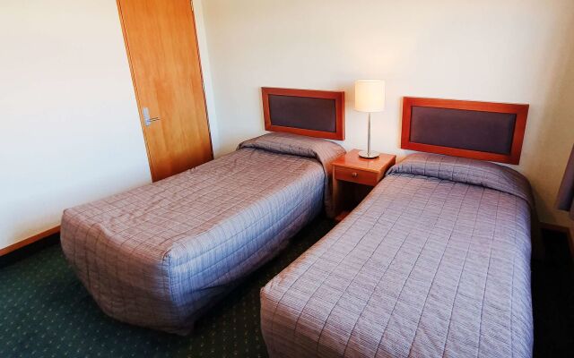 JetPark Hotel Hamilton Airport
