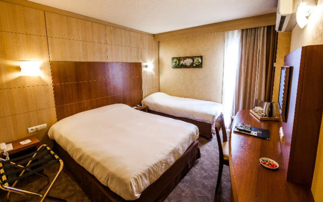 Best Western Le Relais Kennedy