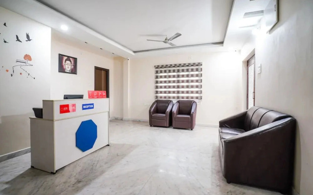 Oyo 22445 Lakshmi Residency