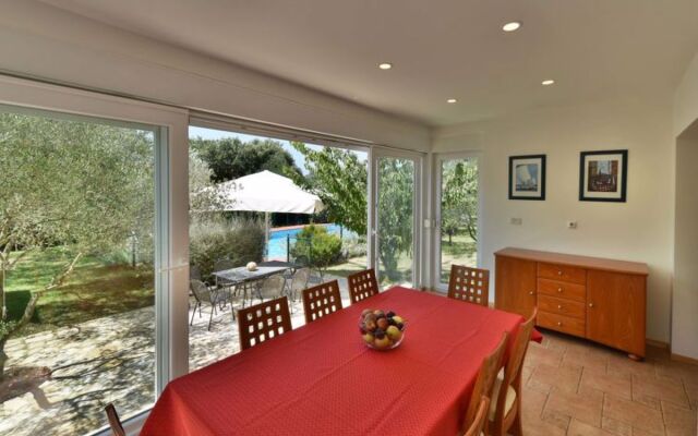 Villa Yellow House