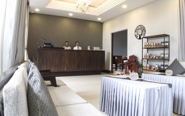 Hotel Five.S