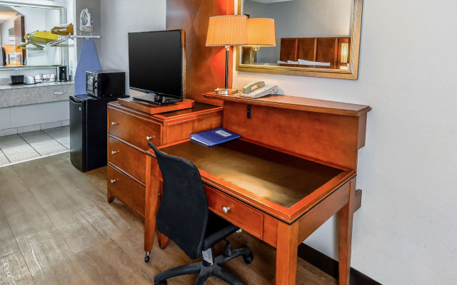 Rodeway Inn North Charleston - Ashley Phosphate