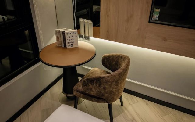 iRest Signature Ba Dinh Lakeside