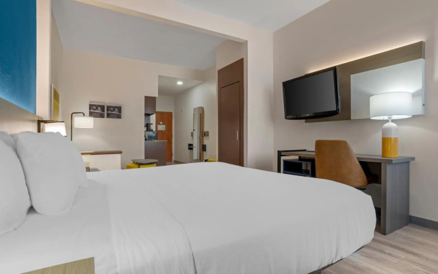 Comfort Suites Hattiesburg near University