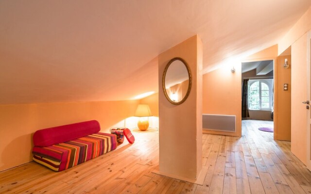 Cozy Holiday Home in Saint-Denis with Swimming Pool