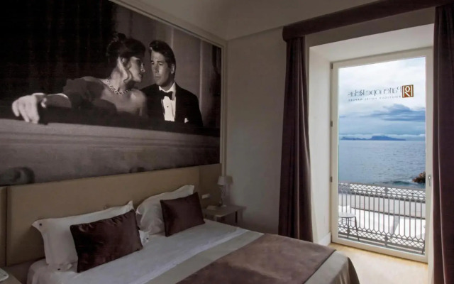 Partenope Relais