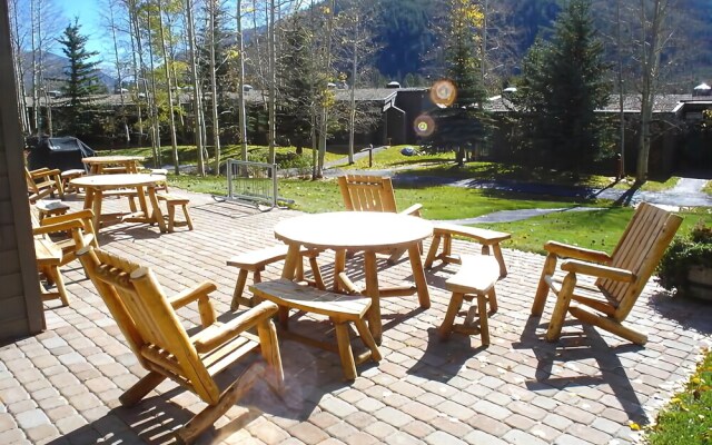 Lodgepole 2003 by SummitCove Vacation Lodging