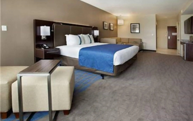 Holiday Inn & Suites San Antonio Northwest