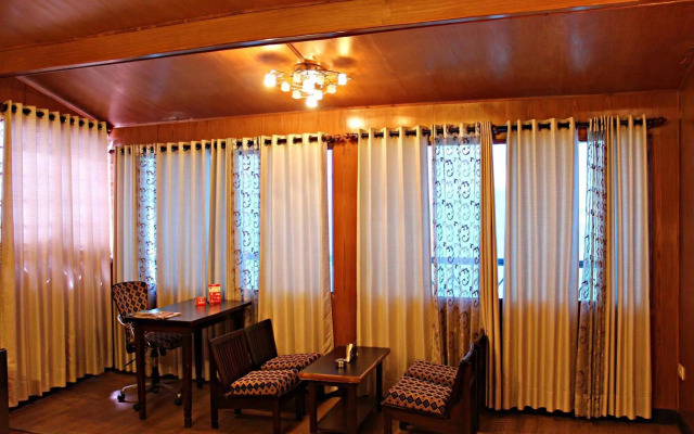 OYO 1995 Hotel Nirwana