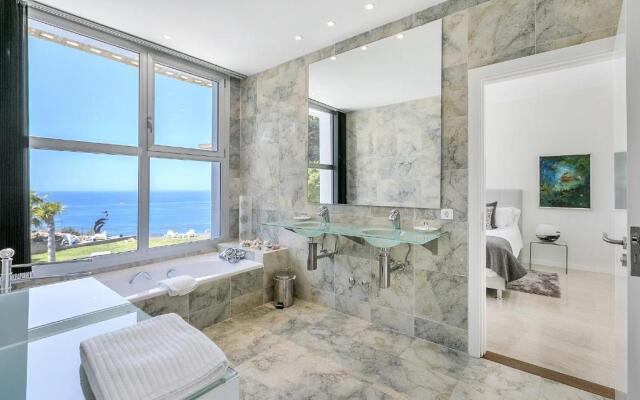 Villa BAY Blue by Priority