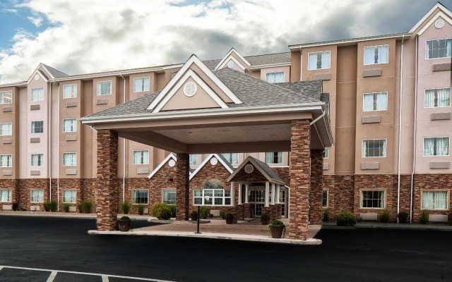 Microtel Inn & Suites by Wyndham St Clairsville/Wheeling