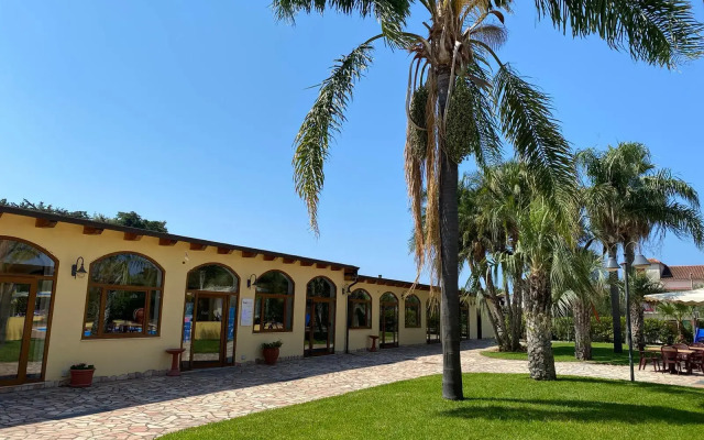 Solone Beach Hotel