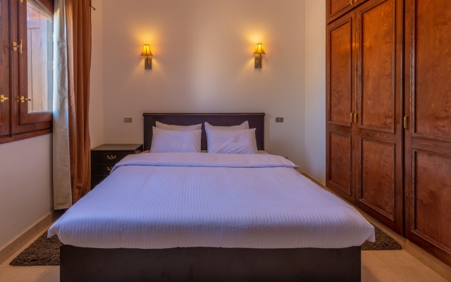 VESTA - Luxury APT - 1BR - West Golf