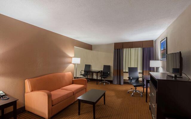 Quality Inn & Suites Holland