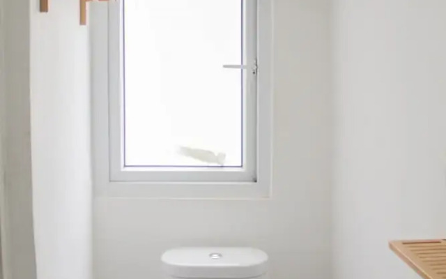 Strategic and Posh Studio Aeropolis Apartment