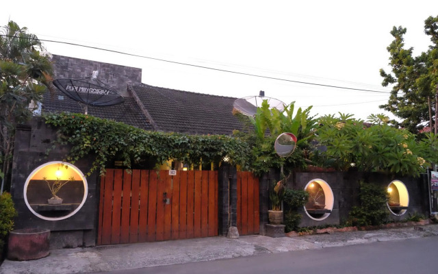 Puri Minggiran Guest House