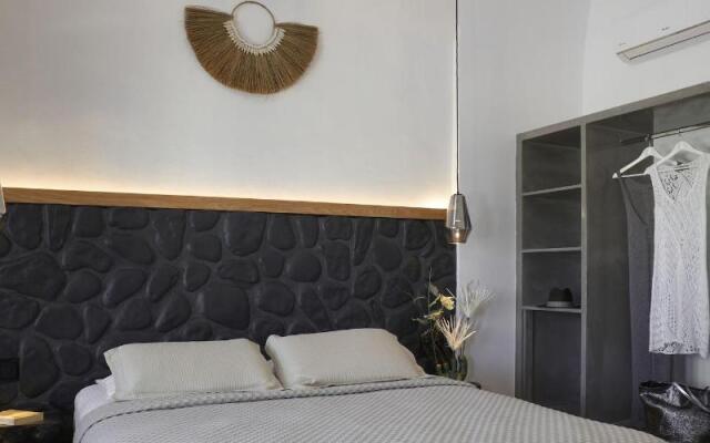 Oia Suites