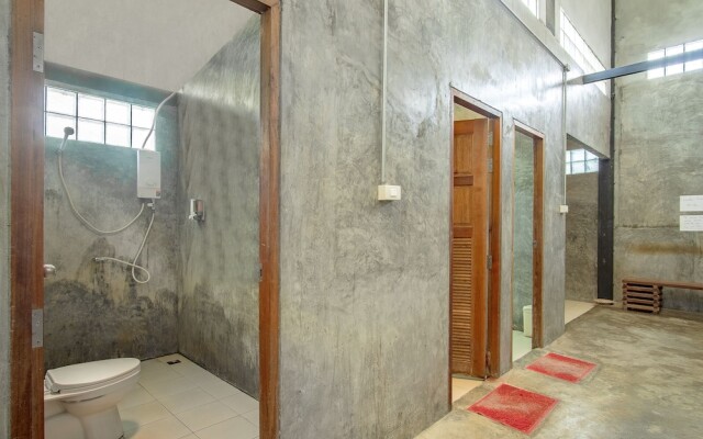 OYO 585 Freedom Hostel @ Phi Phi