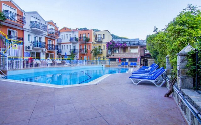 Magic Tulip Hotel