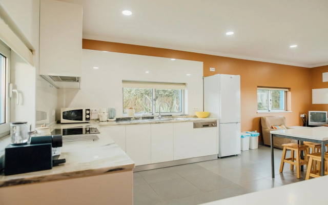 GuestReady - Beachfront Villa In Esposende