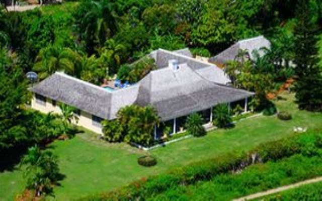 Kelso Villa, 4BR by Jamaican Treasures