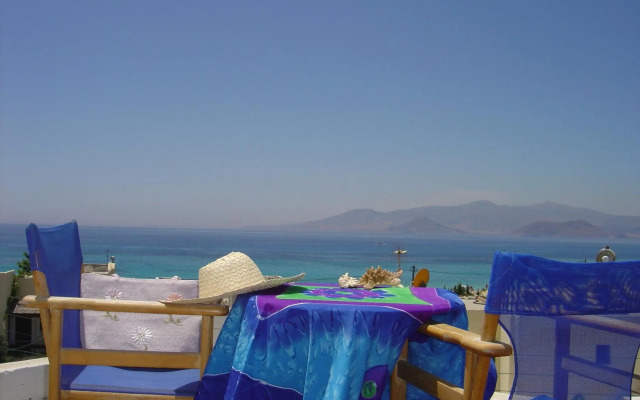 Pyrgos Beach Studios