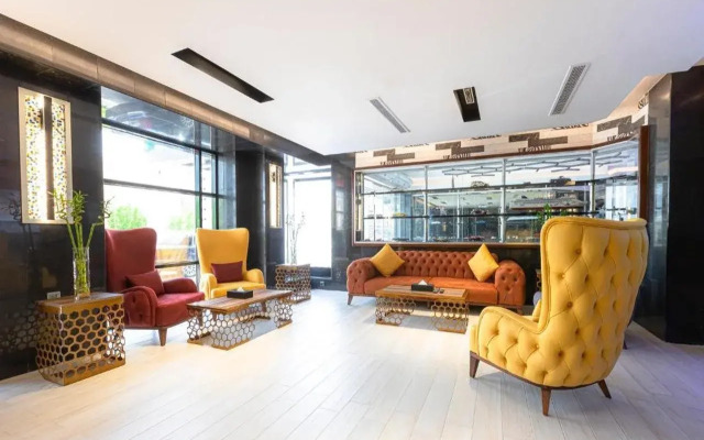 Platinum Hotel