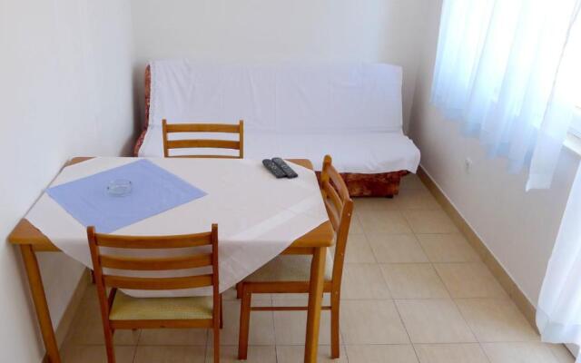 Apartments Maestral