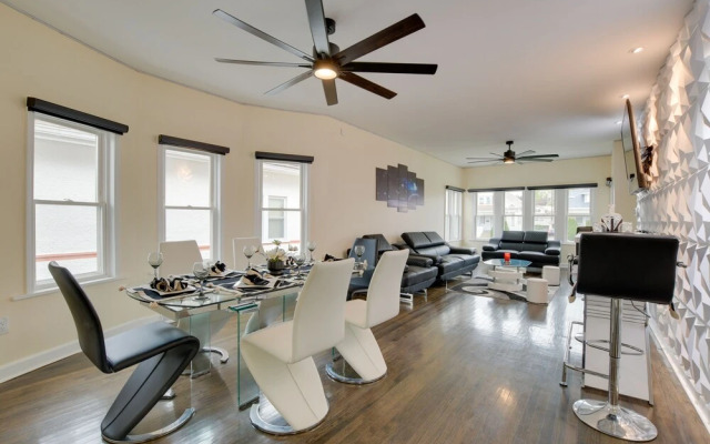 13 Mi to Dtwn Chicago: Maywood Home w/ Fireplace