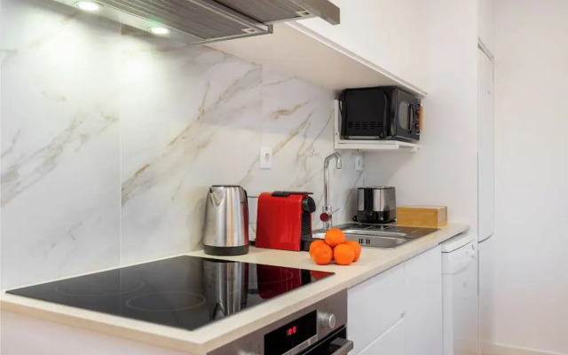 C314 Riverside View Premium Apartment w/ AC & Terrace