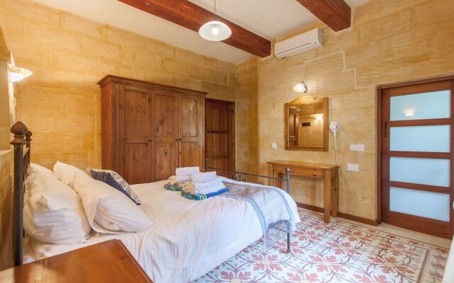 Gozitan Farmhouse with Pool - PP 3