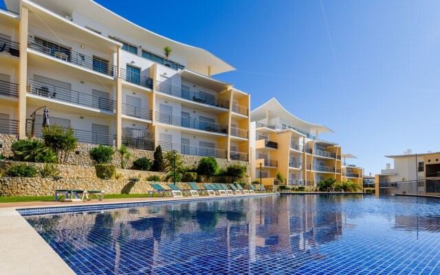 Sea view Apartment with sunbathing Terrace & 2 Swimming pools