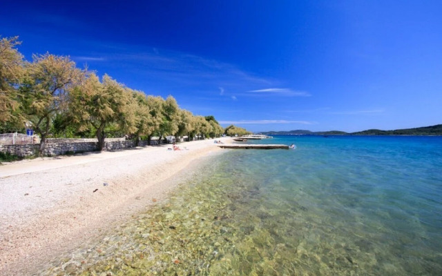 Charming 2-bed Apartment in Srima With sea View