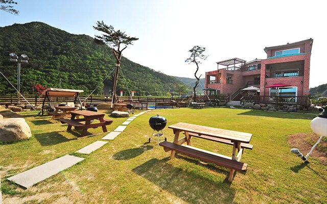 Yeongdeok Green Garden Pension