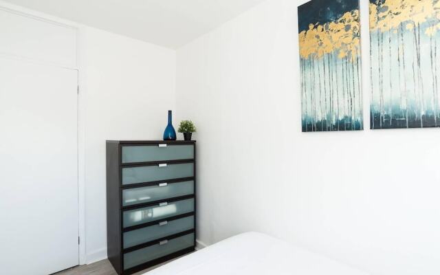 Stylish 2BR Flat next to Battersea Park