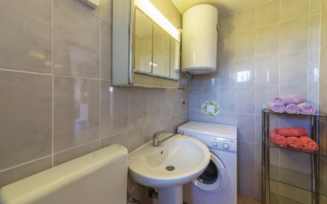 Nice Home in Valtura With Wifi and 2 Bedrooms