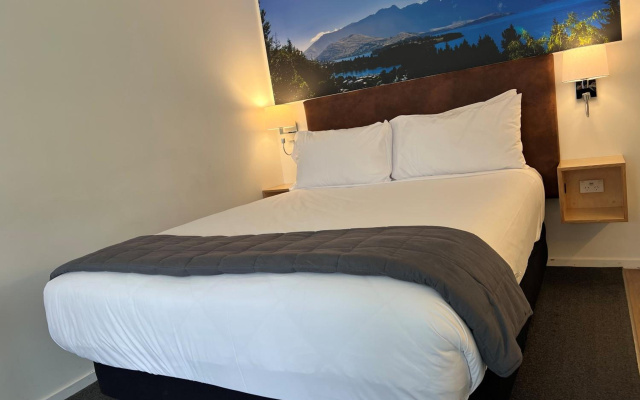 Blue Peaks Lodge