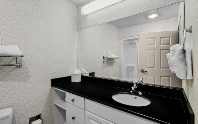 Mainstay Suites Airport